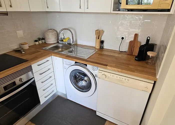 Beautiful With Pool Lägenhet *