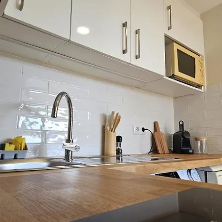 Beautiful With Pool Apartment *