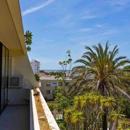 Beautiful With Pool Apartment