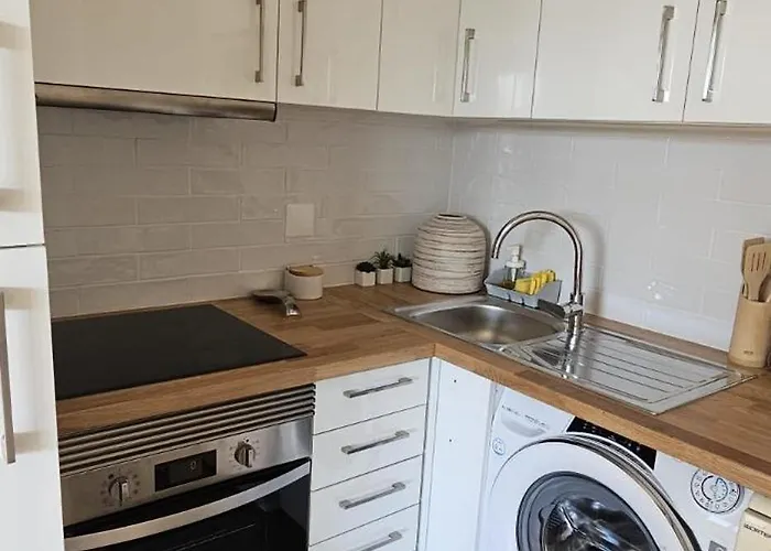 アパート Beautiful With Pool アルヴォル