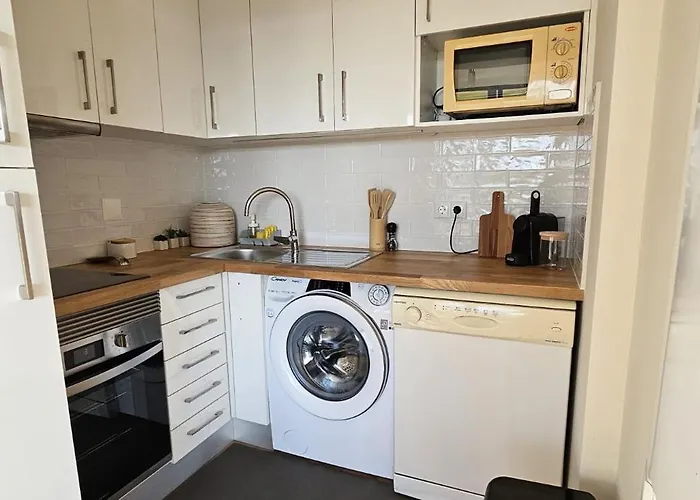 Beautiful With Pool アルヴォル