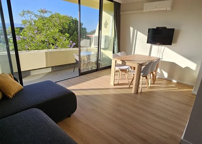 Beautiful With Pool アパート